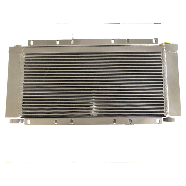 當(dāng)中冷器冷卻不良時(shí)將導(dǎo)致發(fā)動(dòng)機(jī)動(dòng)力不足油耗增加